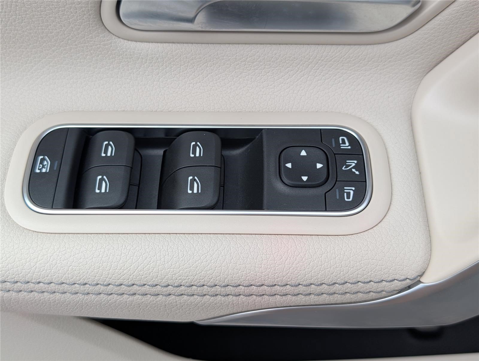 Used 2022 Mercedes-Benz CLA 250 image 19