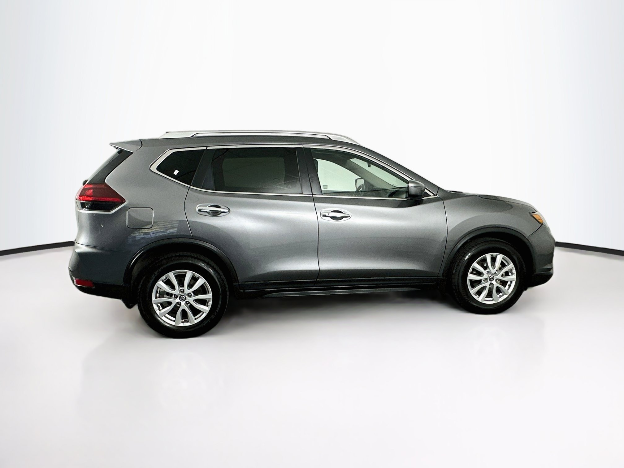 Used 2019 Nissan Rogue SV FWD image 10