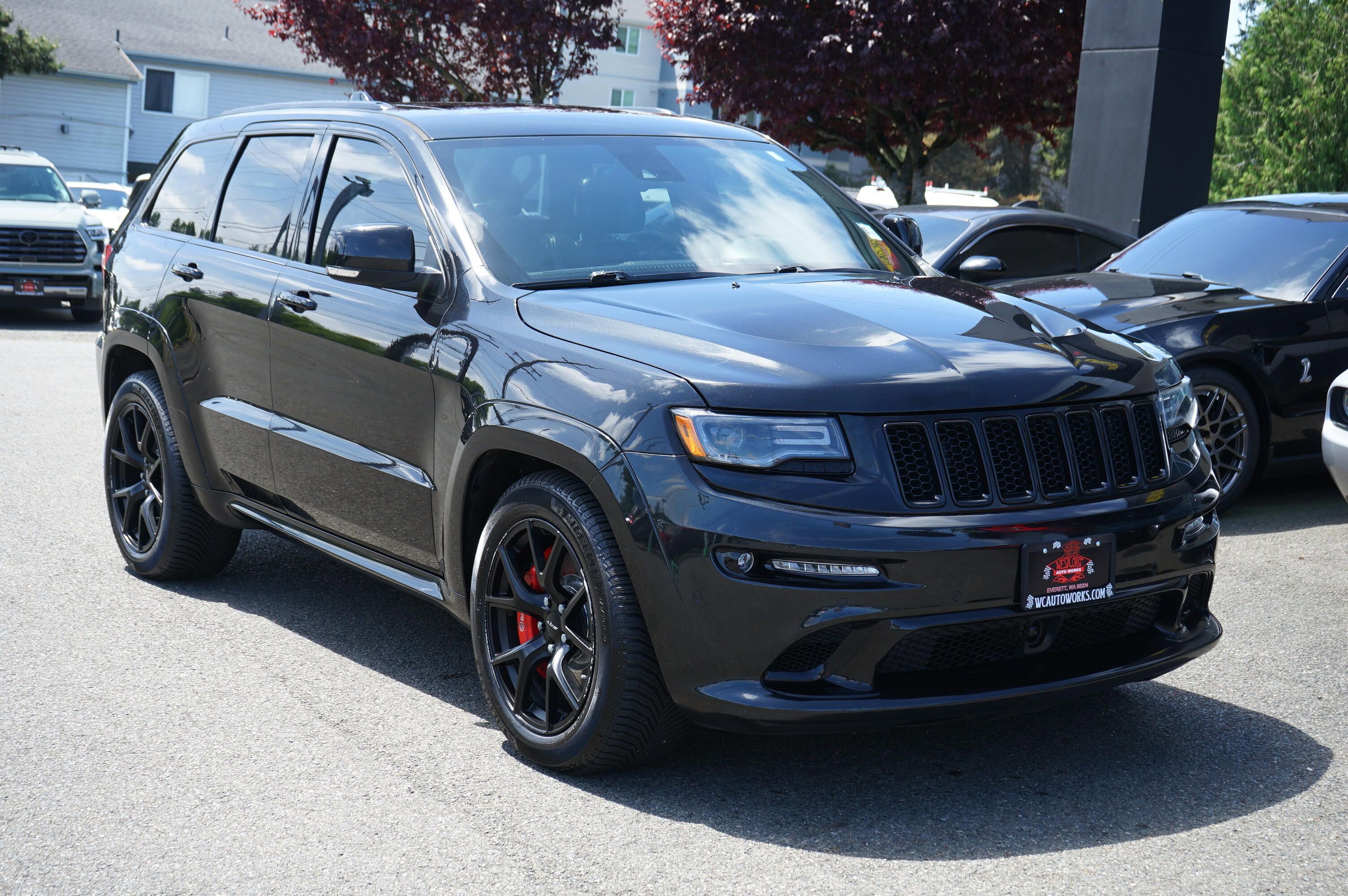 Used 2015 Jeep Grand Cherokee SRT w/ Luxury Group II AWD/4WD image 7