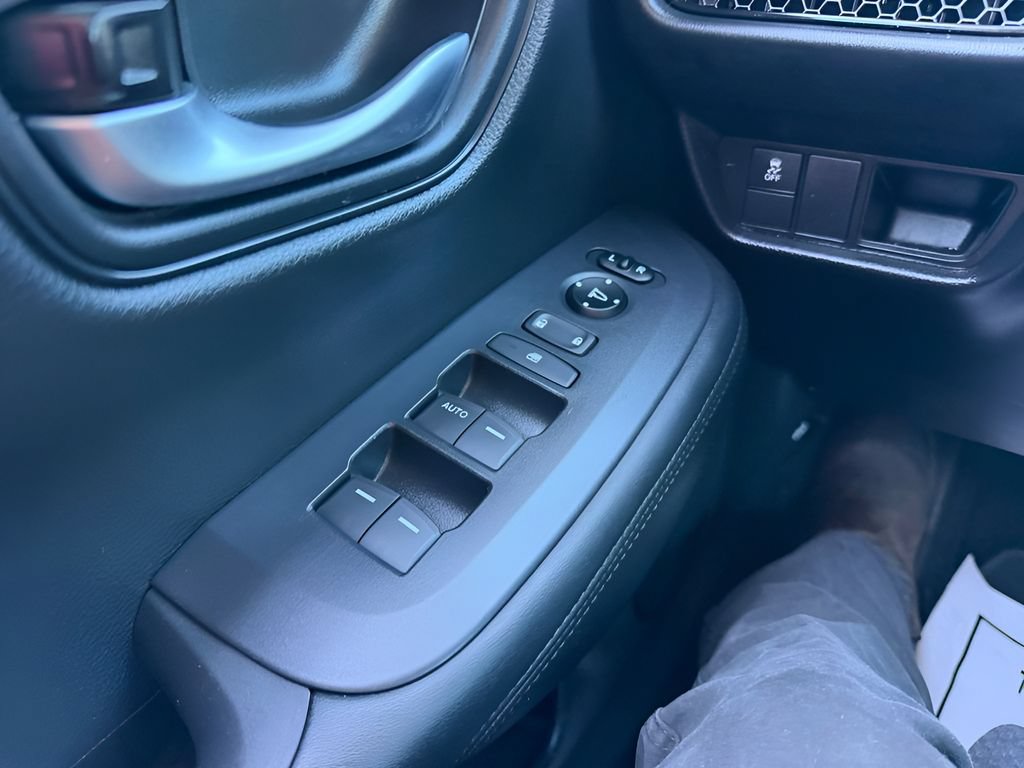 Used 2025 Honda HR-V LX image 20