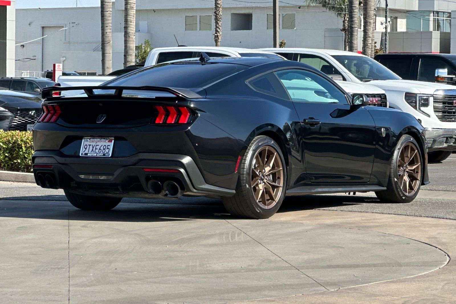 Used 2025 Ford Mustang Dark Horse RWD image 4
