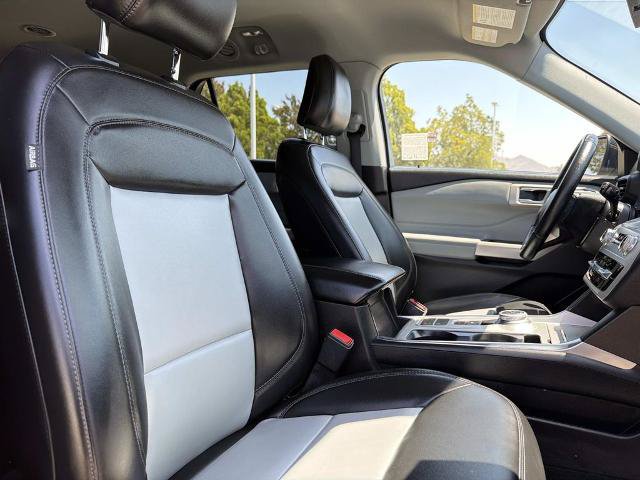 Certified 2022 Ford Explorer XLT w/ Equipment Group 202A RWD image 26
