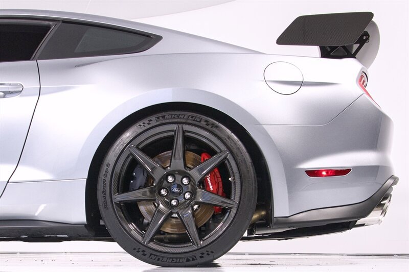 Used 2022 Ford Mustang Shelby GT500 w/ Carbon Fiber Track Pack RWD image 7