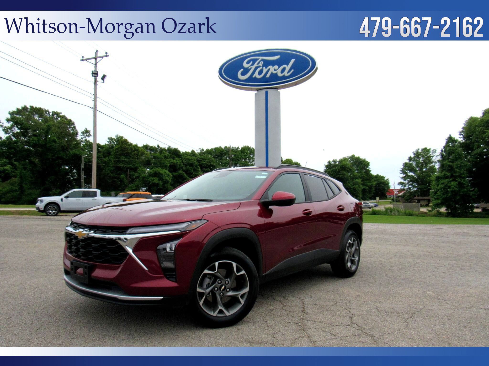 Used 2024 Chevrolet Trax LT w/ Driver Confidence Package FWD image 2
