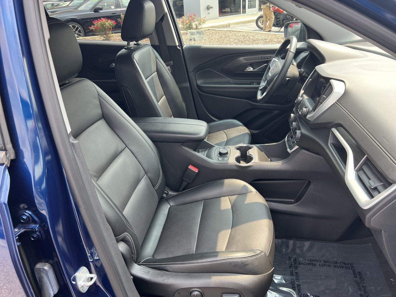 Used 2023 GMC Terrain SLT AWD/4WD image 25