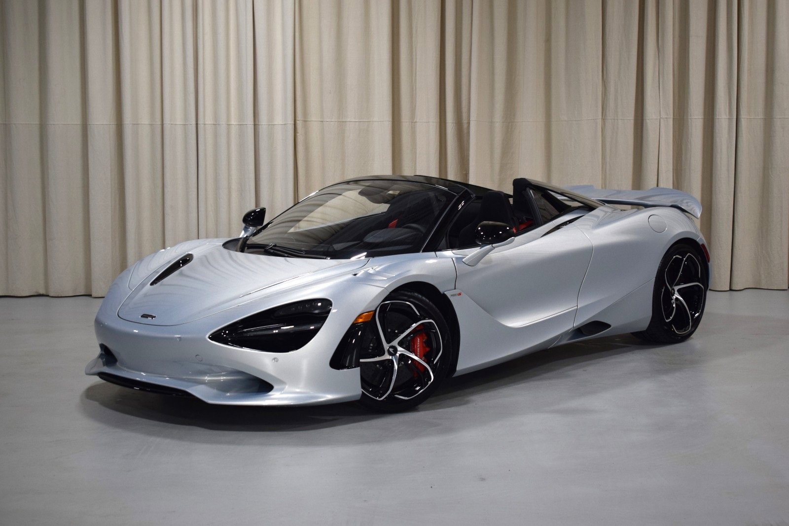 New 2025 McLaren 750S Spider image 2