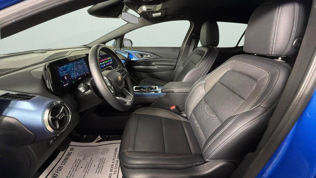 Used 2025 Chevrolet Equinox EV LT w/ Convenience Package FWD image 17