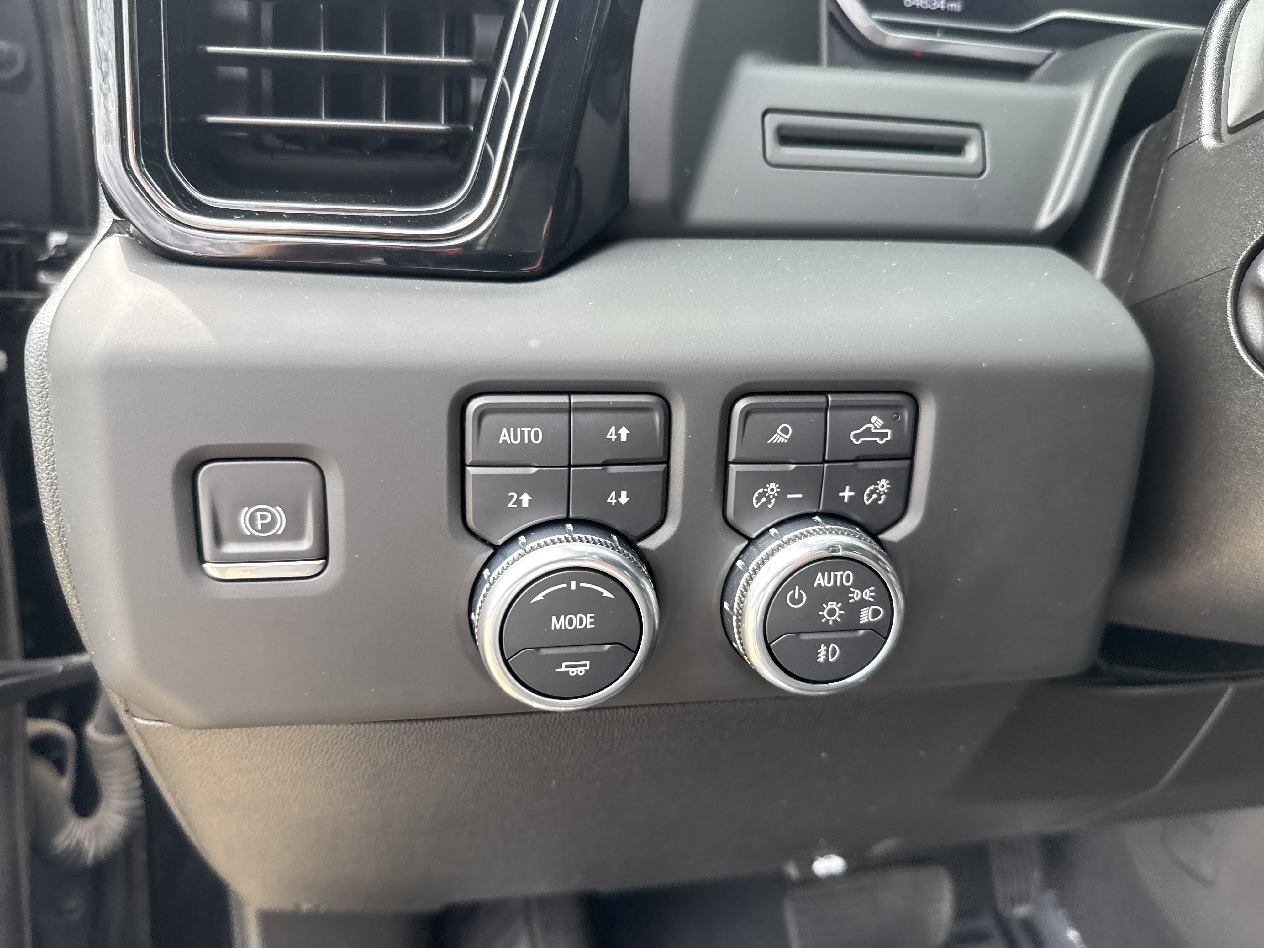 Used 2023 GMC Sierra 1500 AT4 w/ AT4 Premium Package AWD/4WD image 17