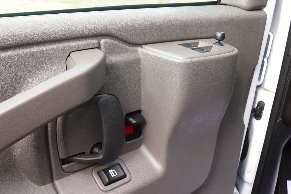 Used 2025 Chevrolet Express 3500 LT w/ LT Preferred Equipment Group RWD image 13