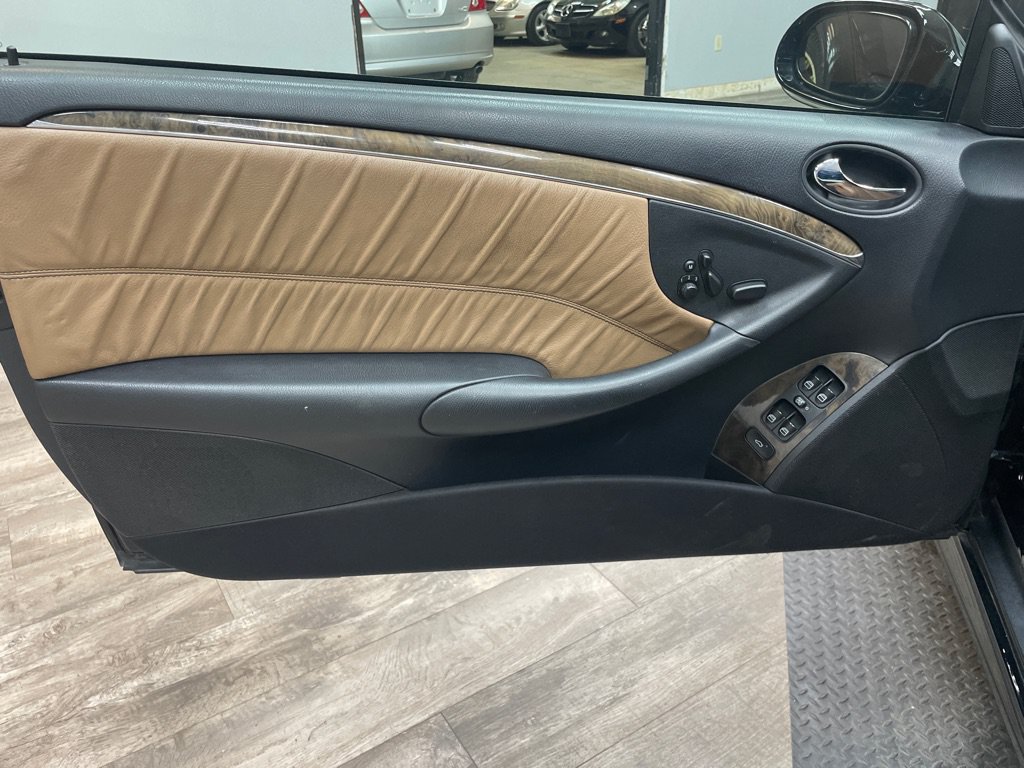 Used 2009 Mercedes-Benz CLK 550 Cabriolet image 24