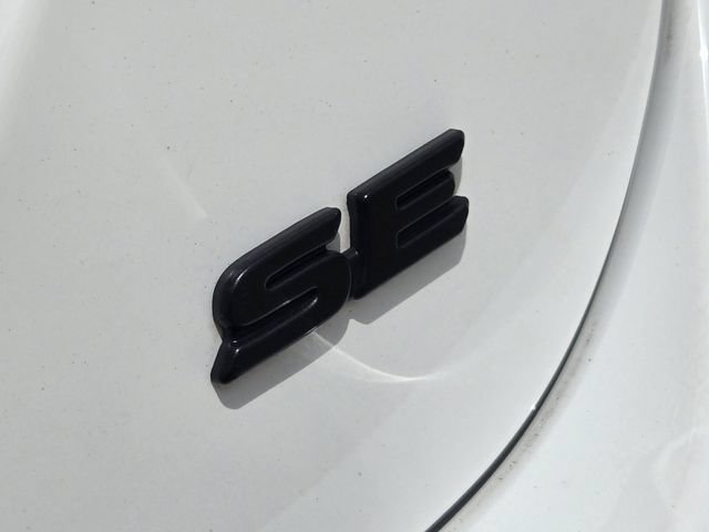 Used 2023 Toyota Camry SE FWD image 8