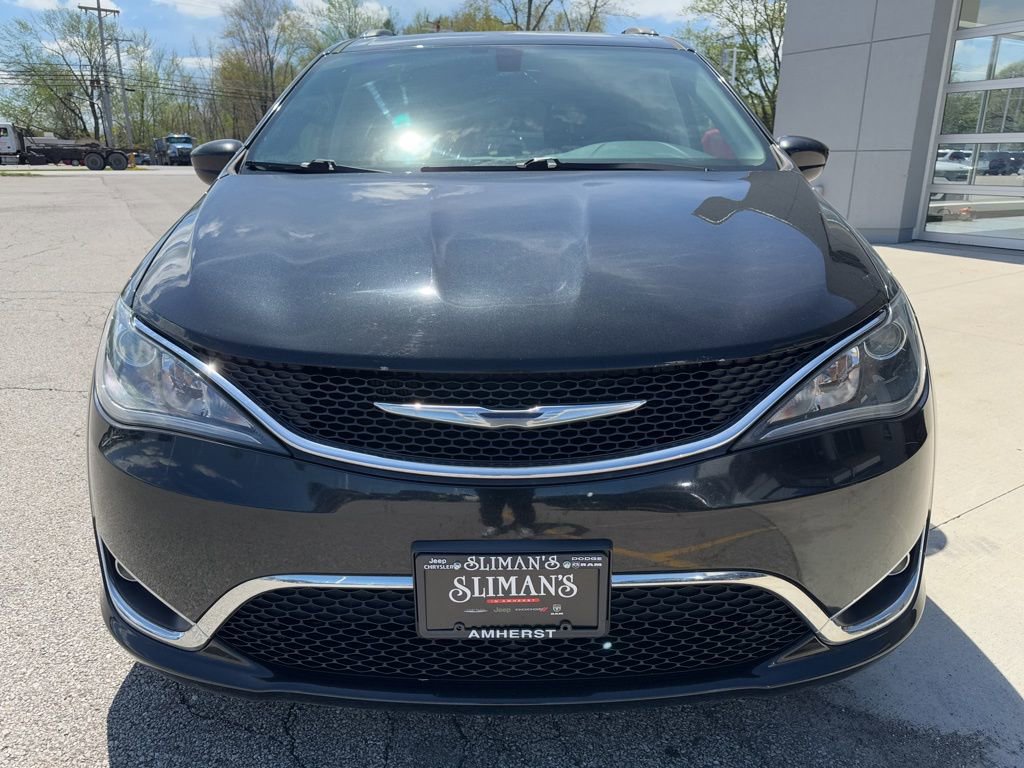 Used 2017 Chrysler Pacifica Touring-L Plus w/ Tire & Wheel Group image 11