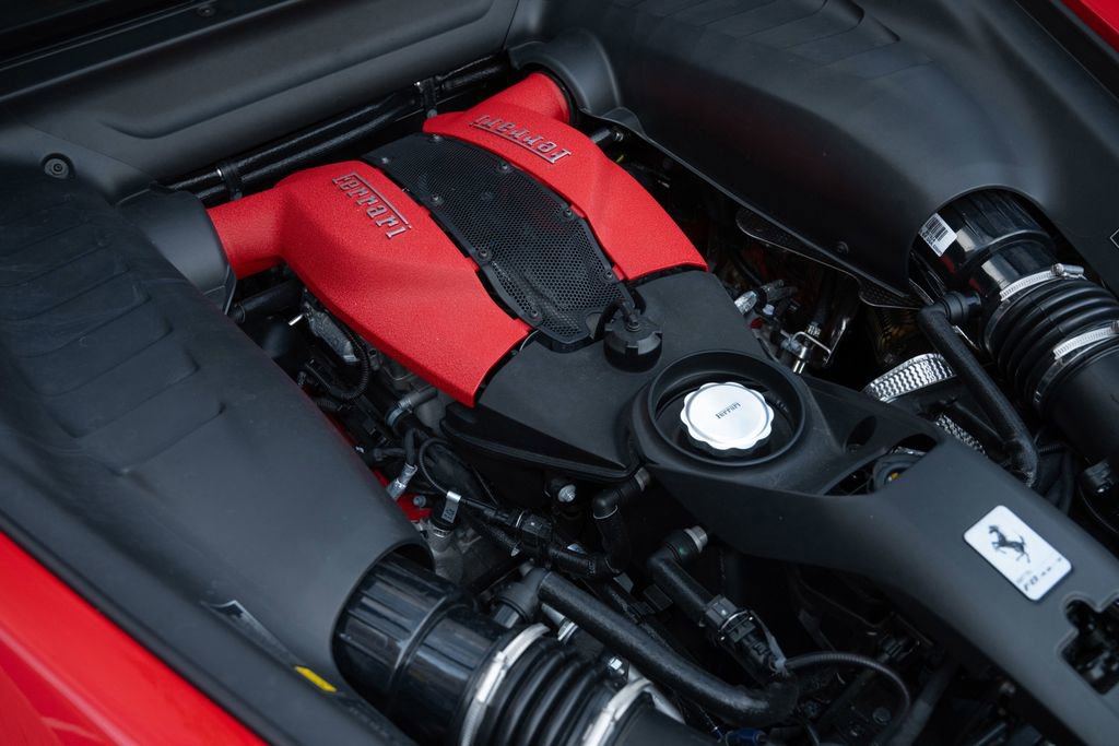 Used 2022 Ferrari F8 Tributo image 25