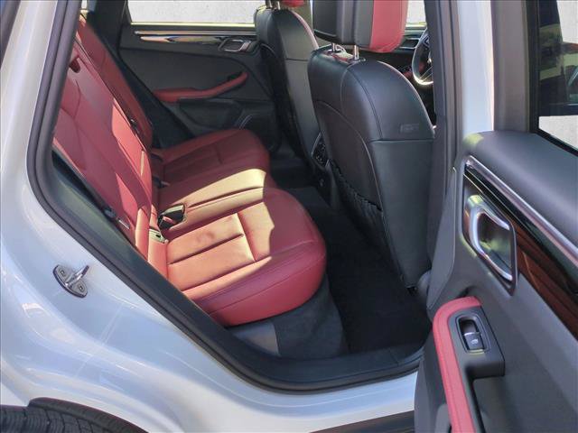 Used 2025 Porsche Macan Turbo AWD/4WD image 22
