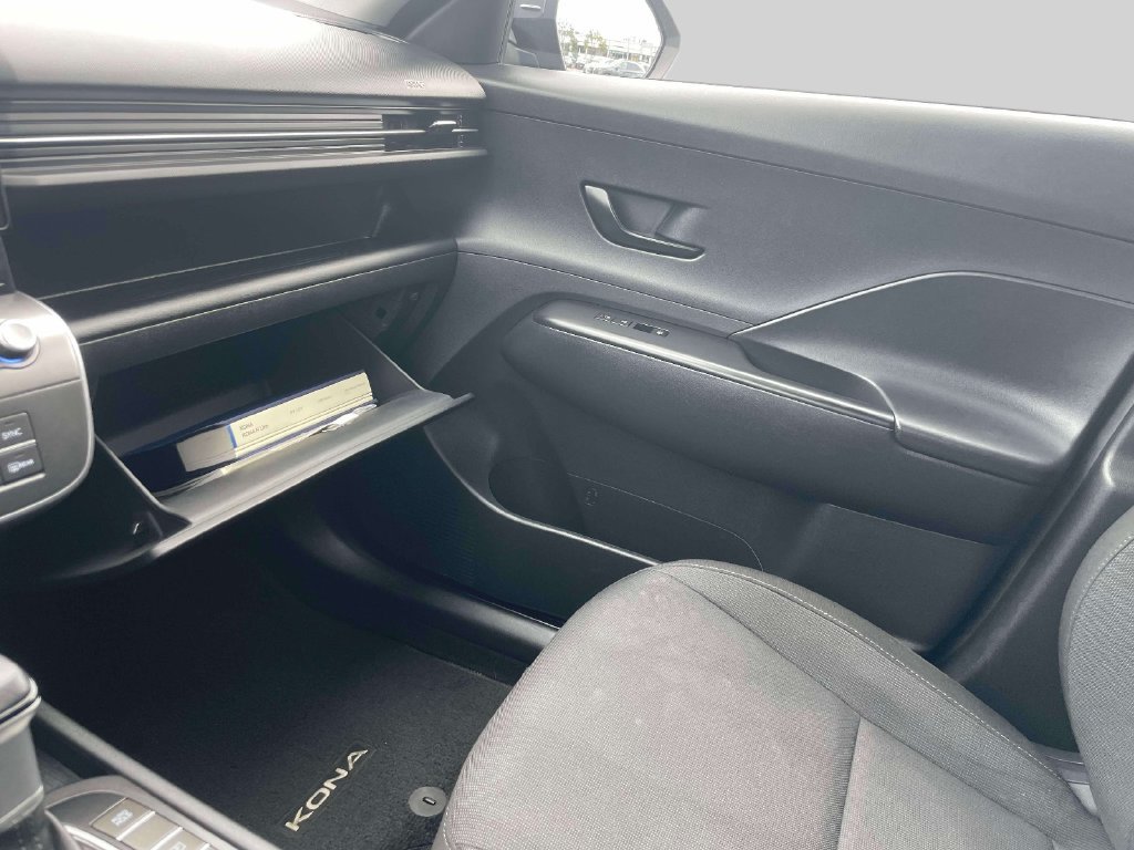 Used 2024 Hyundai Kona SEL AWD/4WD image 32