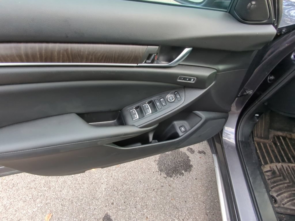 Used 2022 Honda Accord Touring image 8