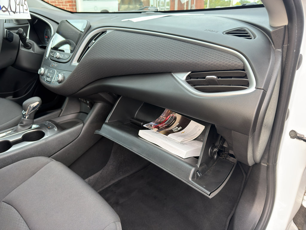 Used 2024 Chevrolet Malibu LS w/ Driver Confidence Package FWD image 21
