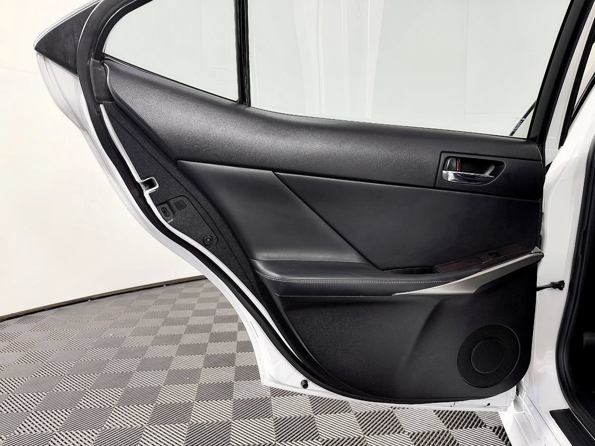 Used 2014 Lexus IS 250 w/ Luxury Package w/Gray Wood RWD image 34