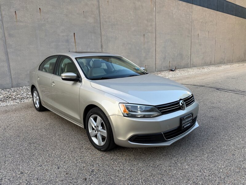 Used 2014 Volkswagen Jetta TDI FWD image 2