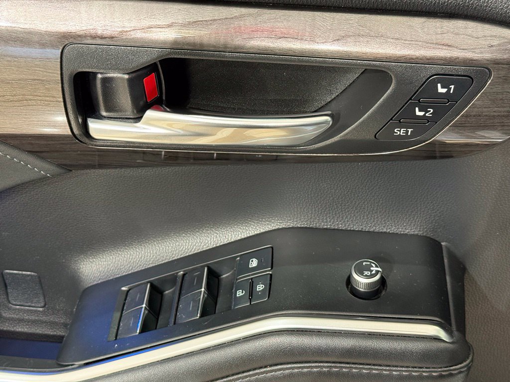 Certified 2021 Toyota Highlander Limited AWD/4WD image 16