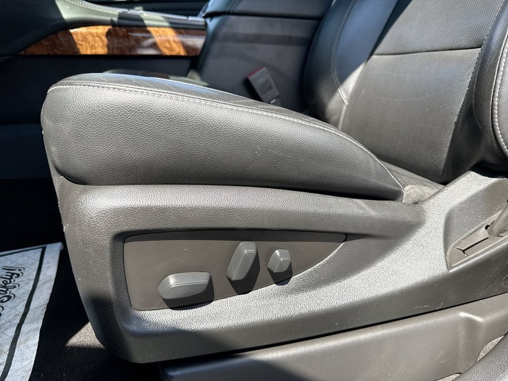 Used 2020 Chevrolet Suburban Premier AWD/4WD image 12