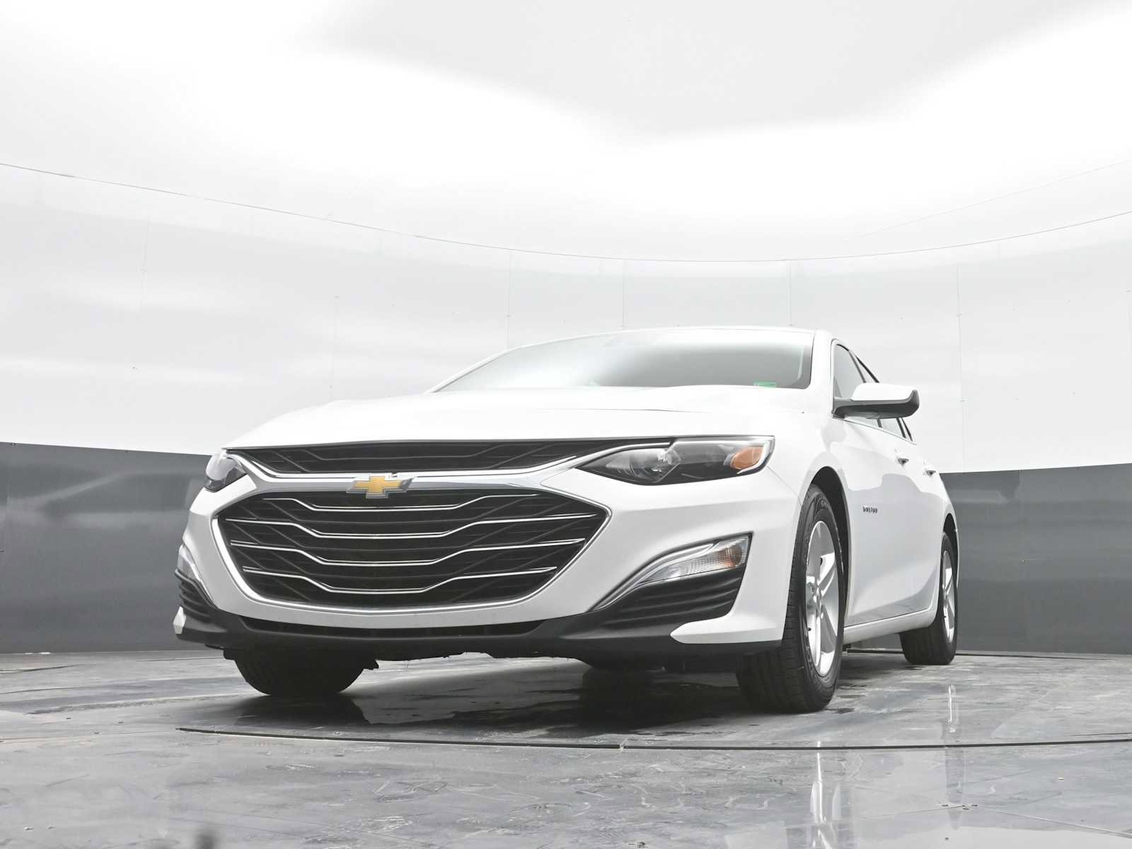Used 2022 Chevrolet Malibu LS w/ Driver Confidence Package II image 31
