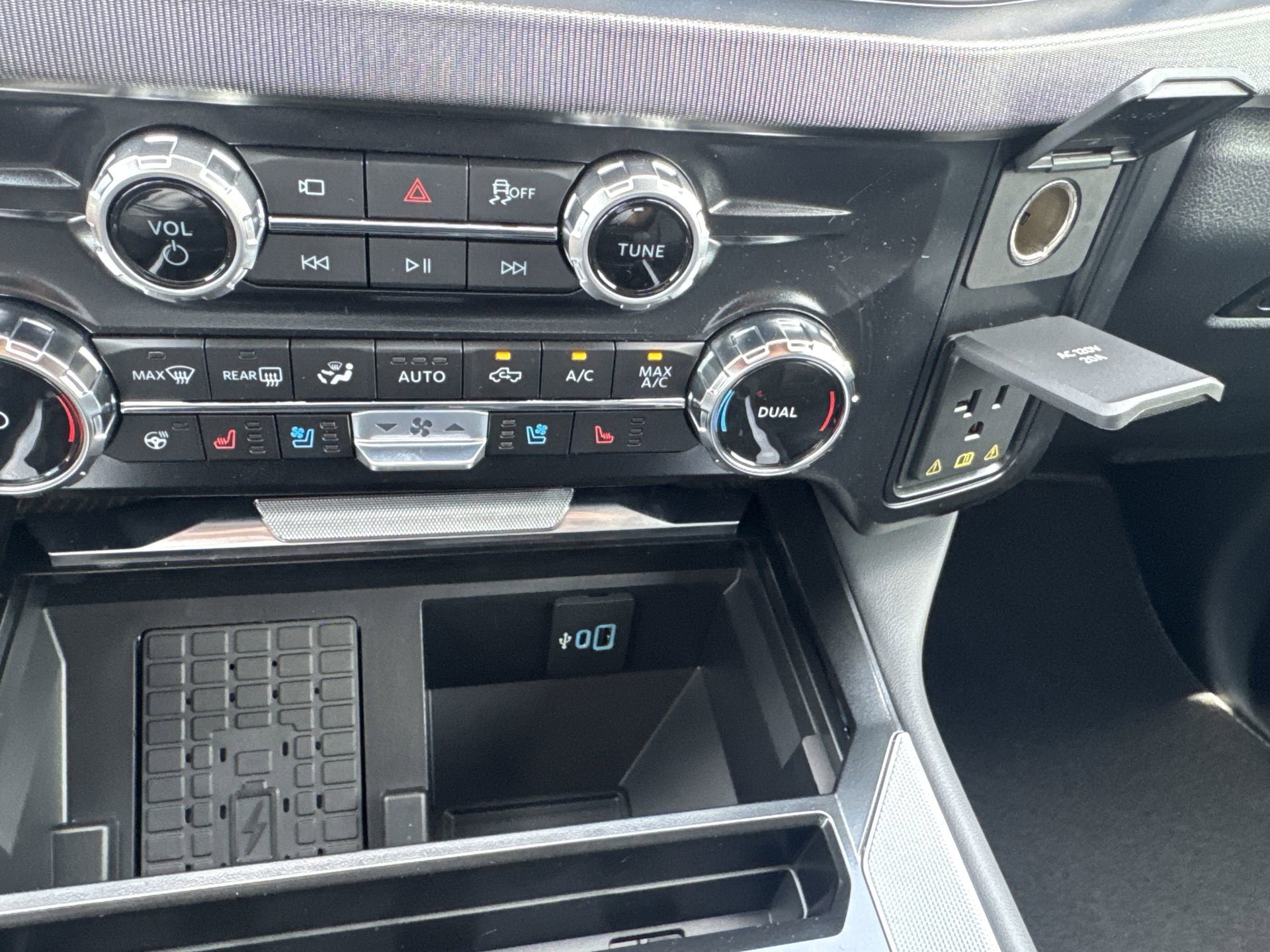 New 2025 Ford F250 Platinum image 57