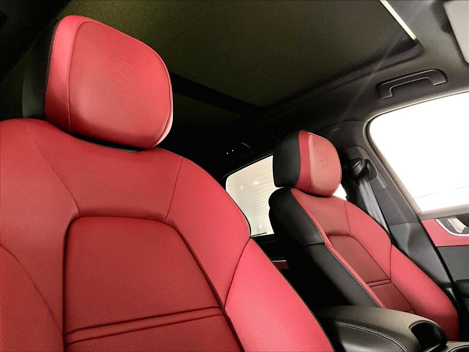 New 2026 Porsche Cayenne E-Hybrid AWD/4WD image 23
