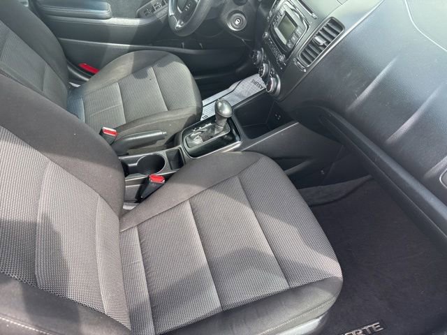 Used 2017 Kia Forte LX FWD image 31
