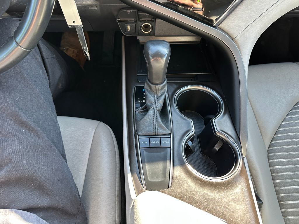 Used 2024 Toyota Camry SE FWD image 18