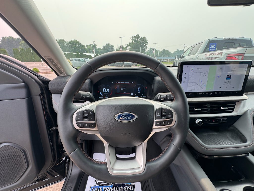 Used 2025 Ford Explorer Active w/ Active Comfort Package AWD/4WD image 19