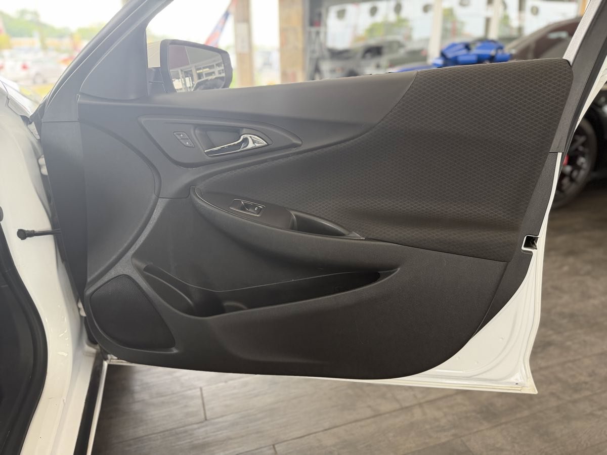 Used 2019 Chevrolet Malibu LT FWD image 29