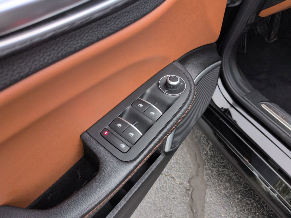 Used 2019 Alfa Romeo Giulia AWD image 11