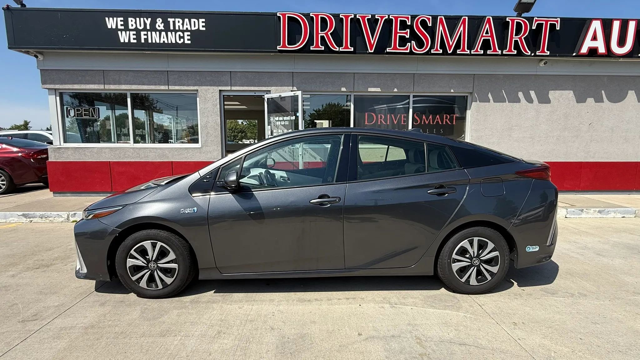 Used 2017 Toyota Prius Prime Premium FWD image 6