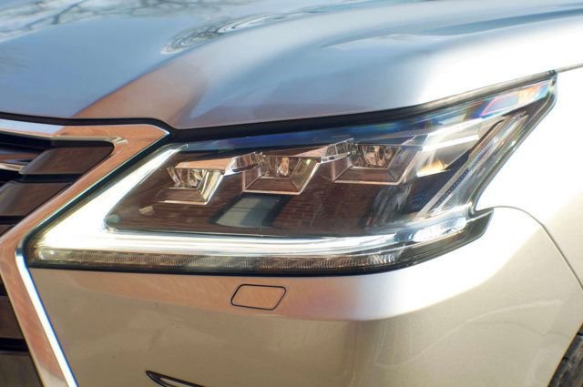 Used 2018 Lexus LX 570 4WD w/ Luxury Package image 14