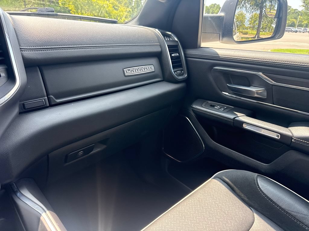 Used 2025 RAM 1500 Laramie AWD/4WD image 17