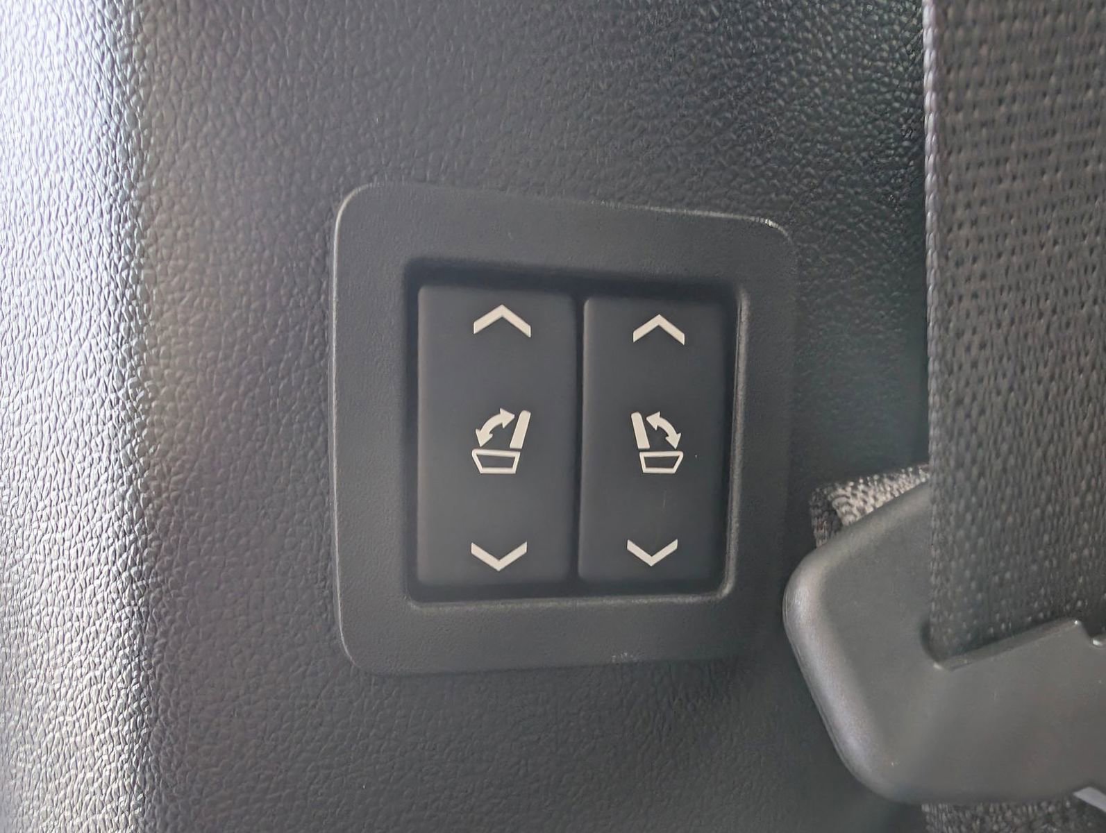 Used 2023 Cadillac XT6 Premium Luxury image 37