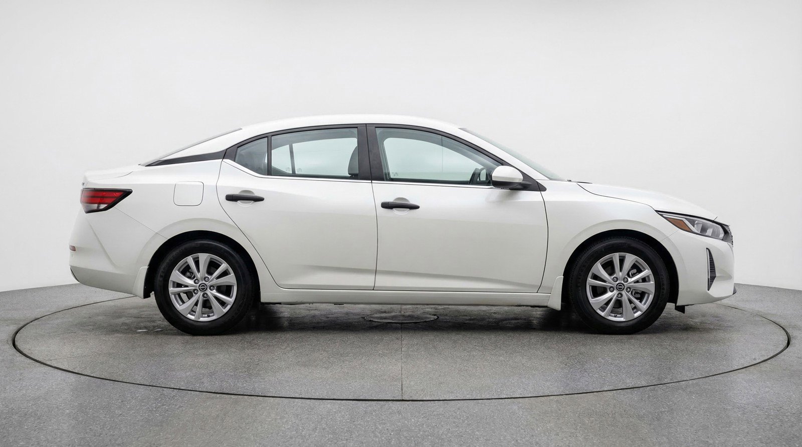 Used 2025 Nissan Sentra S FWD image 11