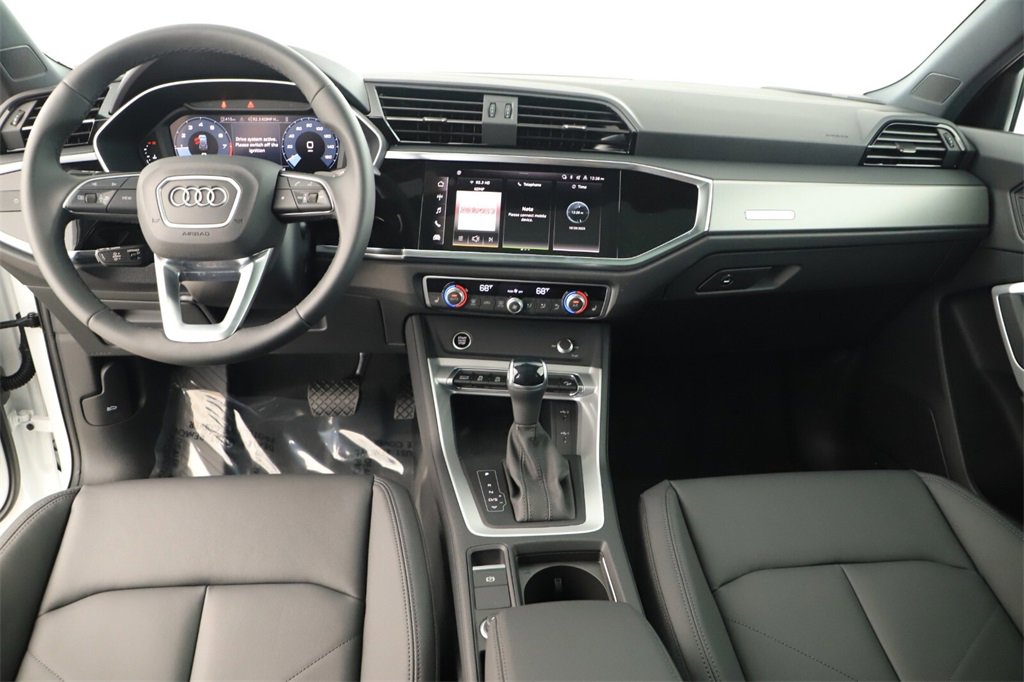 New 2025 Audi Q3 2.0T Premium image 18
