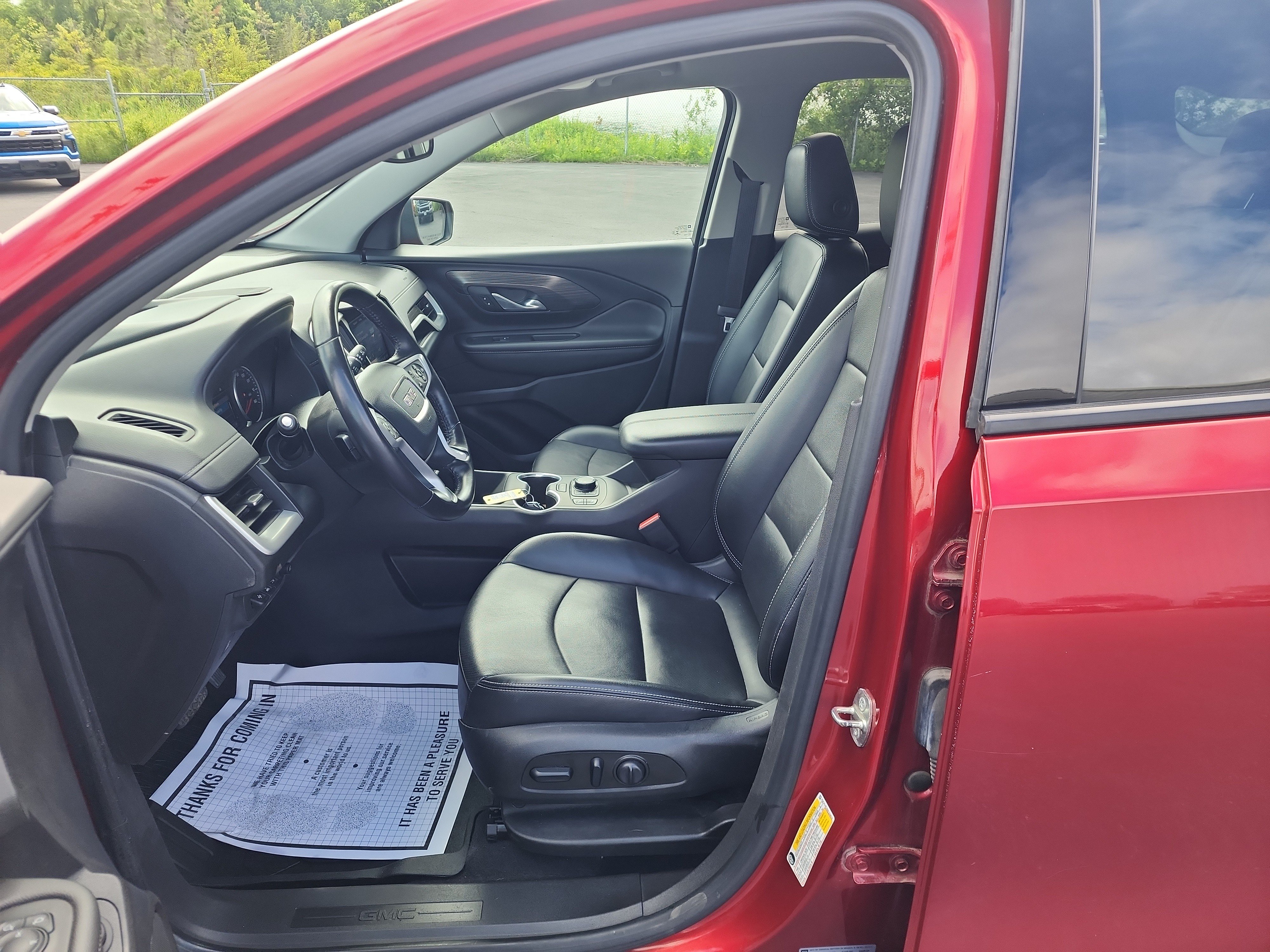 Certified 2022 GMC Terrain SLT w/ Infotainment Package II AWD/4WD image 11