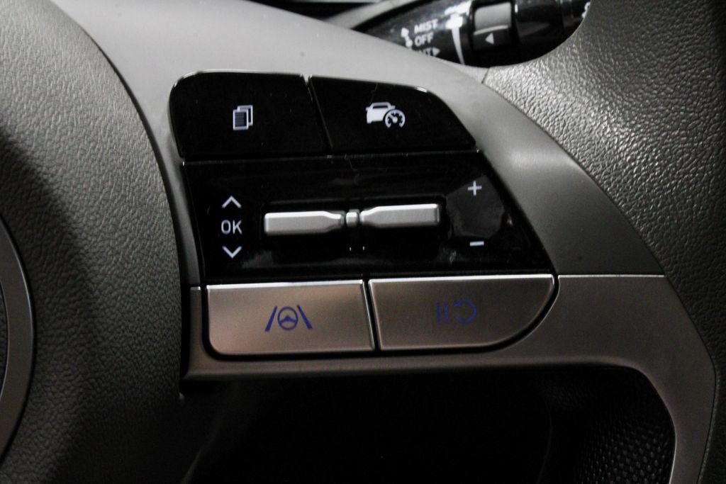 Used 2024 Hyundai Elantra SEL FWD image 29