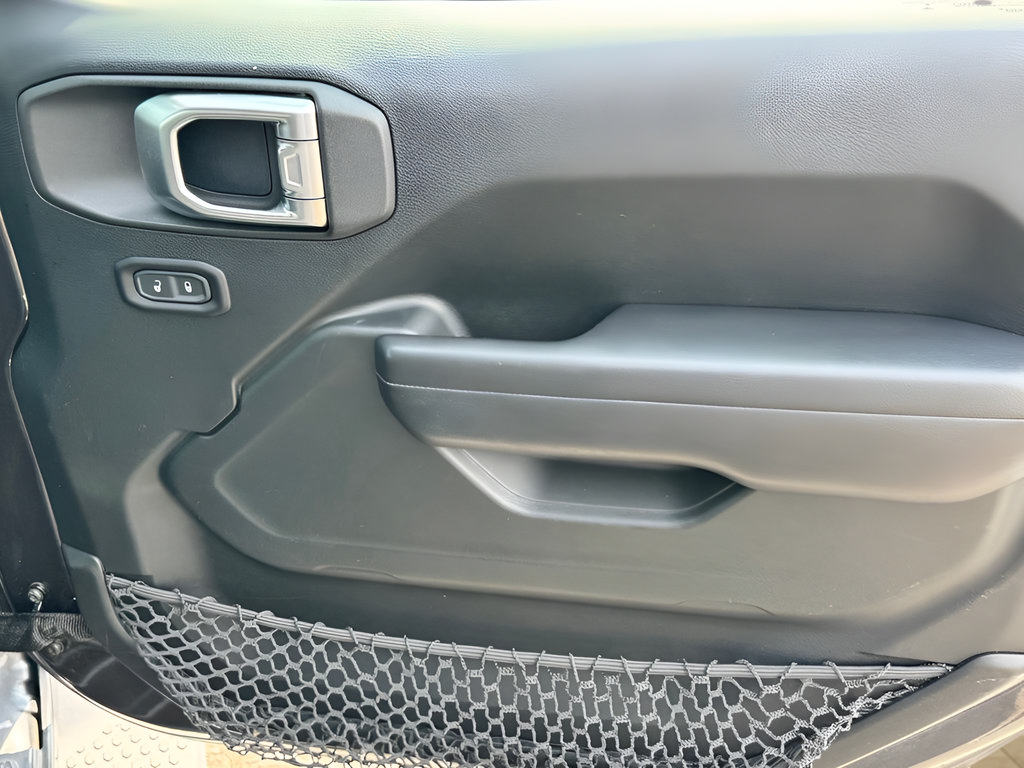 Used 2018 Jeep Wrangler Sport AWD/4WD image 5