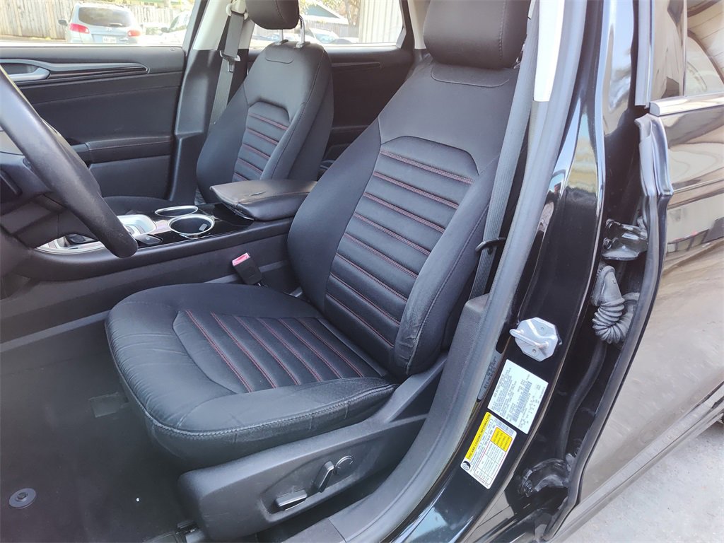 Used 2014 Ford Fusion SE image 17