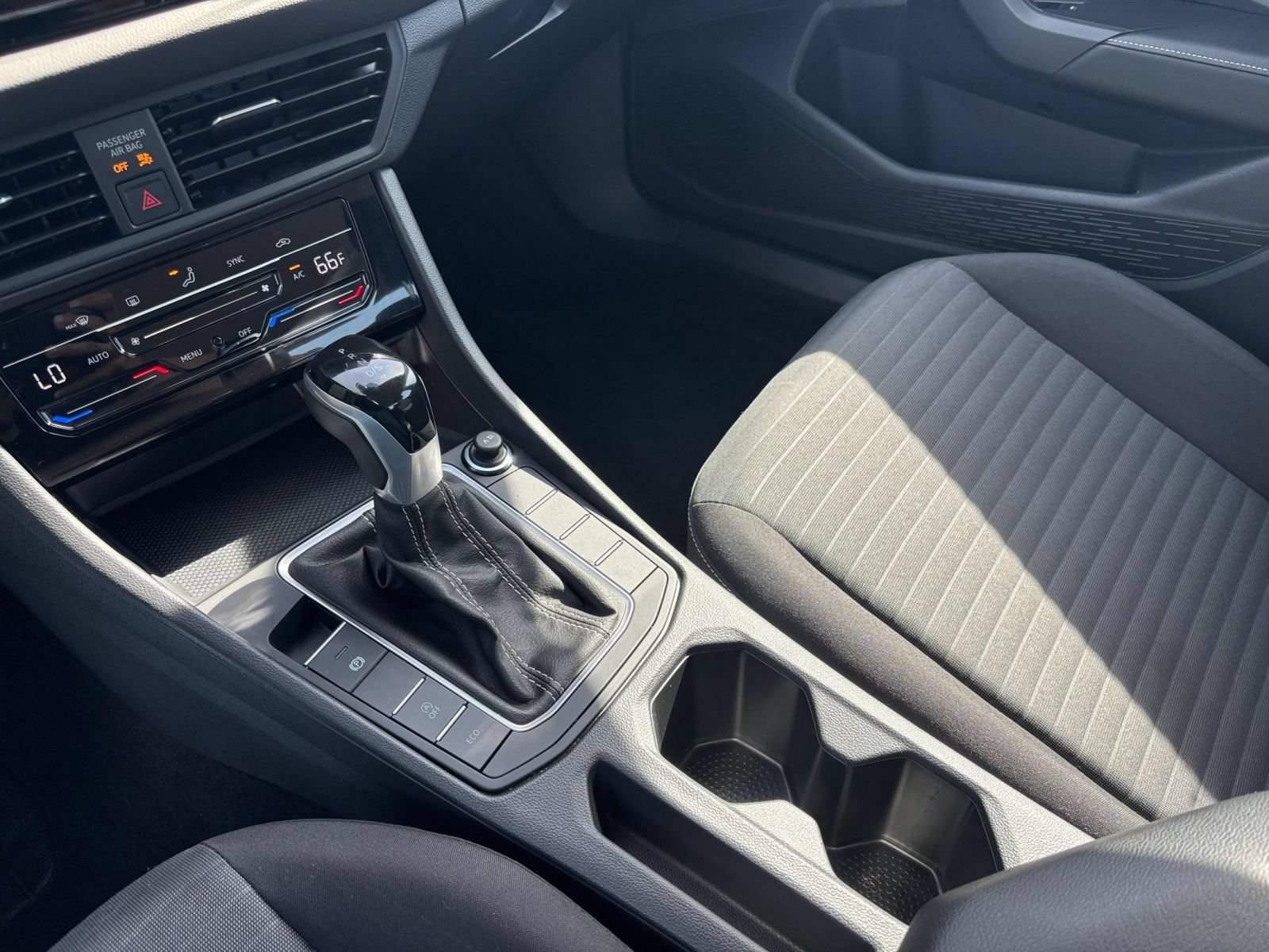Used 2025 Volkswagen Jetta S FWD image 38