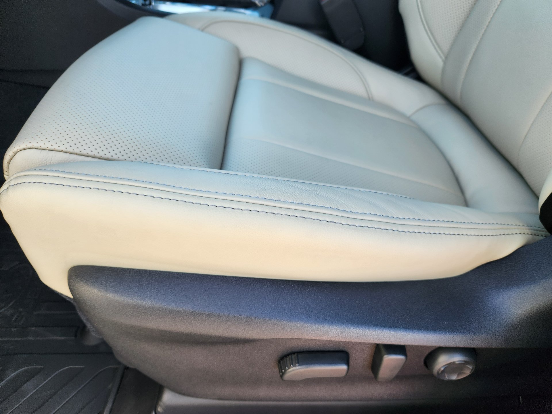 New 2026 Subaru Ascent Limited AWD/4WD image 19