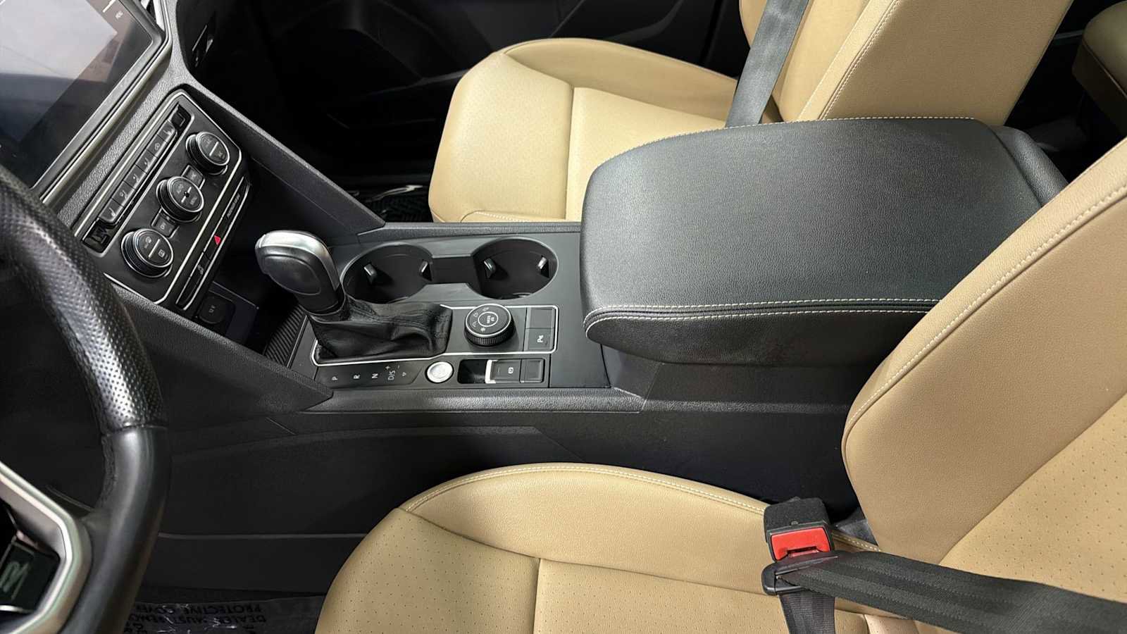 Used 2020 Volkswagen Atlas Cross Sport SE image 22