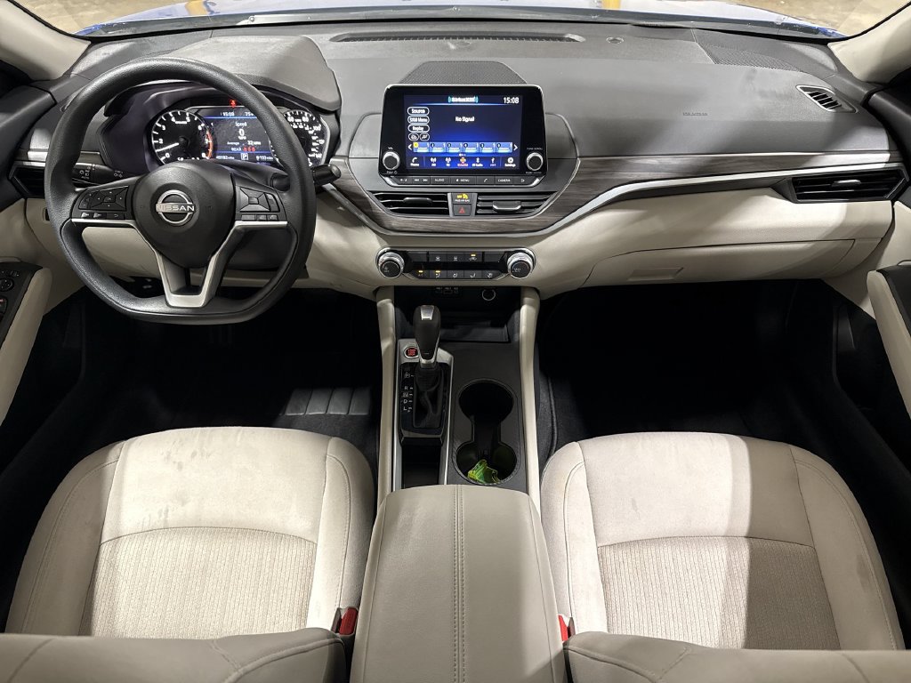 Used 2025 Nissan Altima 2.5 SV FWD image 10