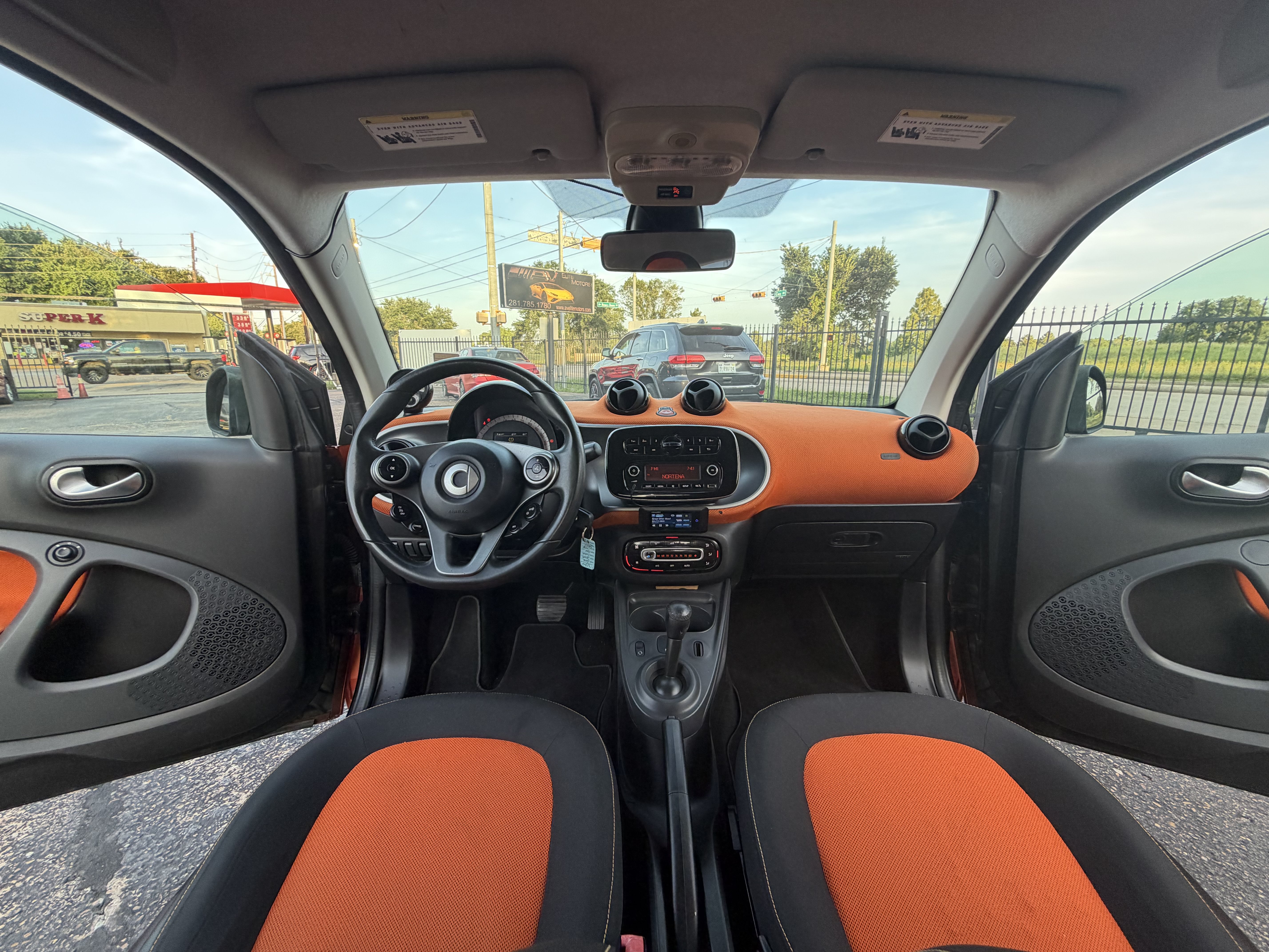 Used 2016 smart fortwo passion RWD image 19