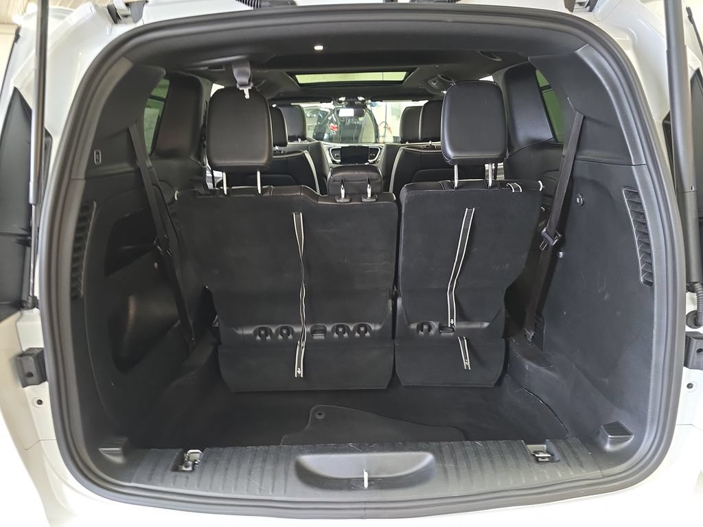 Certified 2025 Chrysler Pacifica Limited FWD image 13