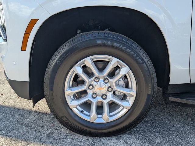 Used 2026 Chevrolet Suburban LT image 5